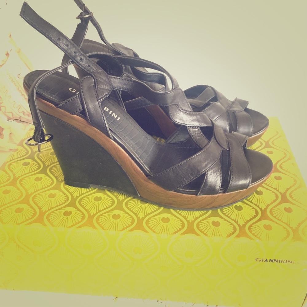 Gianni Bini Wedge